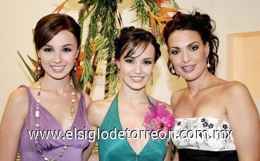 01062007
Mariana y Cristina Algara Allegre y María Esther Sobrino de Barrios.