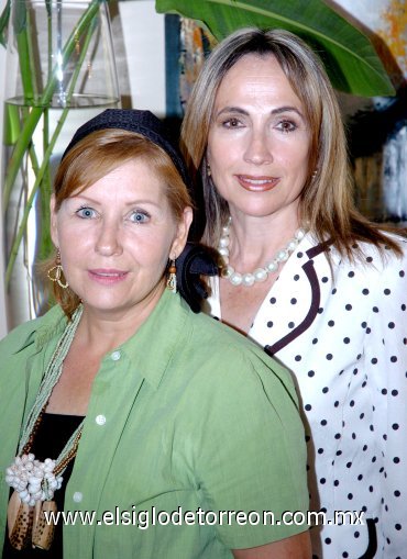 02062007
Margarita Garza de Peressini, nueva presidenta del Casandra, la acompaña Carmen Rodríguez de Hermosillo.