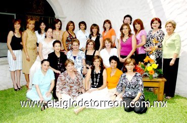 01062007
Silvia acompañada de sus amigas Pily, Bety, Liliana, Irma, Liz, Berenice, Lorena, Estela, Claudia, Mamusy, Naima, Velia, Celia, Irma, Silvia, Caro, Marce, Antonieta, Zoila, Elba, Imelda y Betina.
