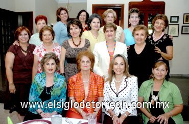 02062007
Hilda, Pegy, Georgina, Cristy, Ángeles, Elena, Charito, Lourdes, Olga, Yasmín, Lety, Gaby, Elvira, Margarita y Carmen  en su sesión de cambio de mesa directiva