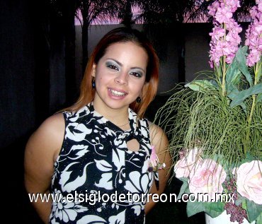 03062007
Mónica Palomo Castrellón, en su despedida de soltera organizada por su mamá, Mónica Castrellón.