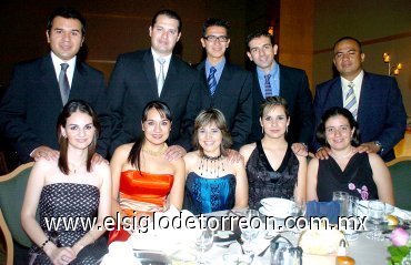 03062007
Rodrigo Salazar, Carmen Alvarado, Octavio Durán, Valeria de Durán, Maru Sánchez, Armando Borrego, Ale de Muñoz, David Muñoz, Gerson Román y Wihim de Román.