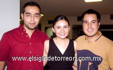 03062007
Alfredo Esparza, Norma Hernández y Saúl Juárez.