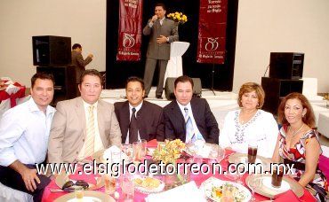 03062007
Antonio Rosas, Mauro Rosas, Elvis Martínez, Jesús Rosas, Lourdes Rosas y Dolly Terwes.