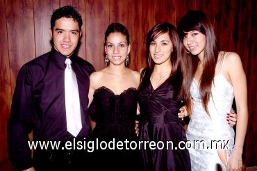 03062007
Daniel Arredondo, Ana Pereda, Cecy Valdez y Rocío Valdez.
