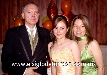03062007
Daniela Flores Santos Coy celebró su décimo quinto aniversario de vida acompañada de sus padres, César Gerardo Flores González y Alejandra Santos Coy de Flores.