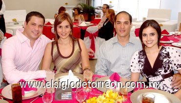 03062007
Ricardo Fernández, Gaby Córdova de Fernández, Jaime Camacho y Tahany Jalil de Camacho.