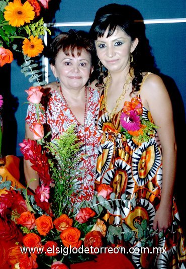 08062007
Marilyn Carrillo Rodríguez y su mamá Blanca Rosa Rodríguez.