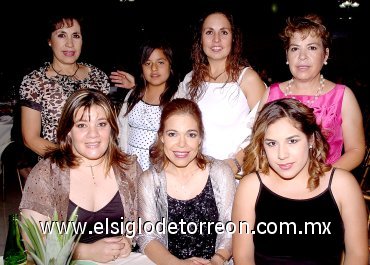 05062007
Antonieta Estevané, Socorro de Anchondo, Marisa Núñez, Dolores Estevané, Claudia, Claudia Avelar y Rosy Estevané.