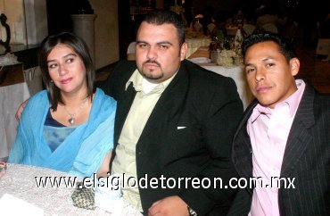04062007
Juan Pablo Alvarado, José Ángel Rodríguez y Laura Isabel Martínez.