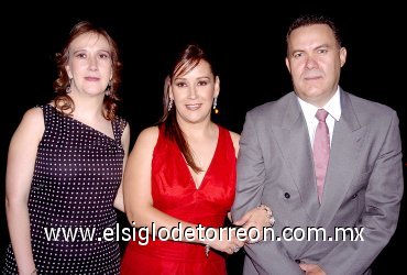 06062007
Ernesto Herrera Torres, Gloria de Herrera y Cristina Torres.
