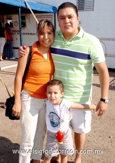 07062007
Érika, Eduardo y Axel Iparrea.