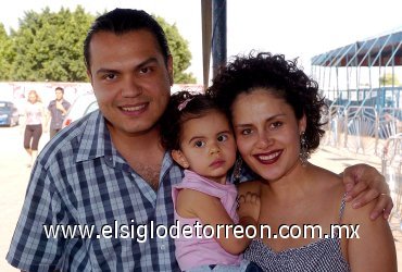 07062007
Ricardo, Melisa y Miriam Villa.