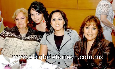 08062007
Linda de Hernández, Vero de Olvera, Esther de Ramos y Mariana Hernández Ramos.