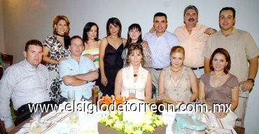 1006207
Leticia López, Bety Figueroa, Susana Borroel, Luis Cortina y señora, Adriana y Gustavo Juárez, Javier y Valeria García, Ernesto Michel, Mary  Tere y Óscar Farías.