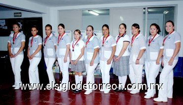 10062007
Jéssica, Cristina, Cynthia, Gloria, Gina, Luisa, Érika, Gabriela, Lupita, Paty y Dalia recibieron Premio al Mérito Estudiantil, Académico, de Servicio Social y Artístico de su escuela de puericultura.