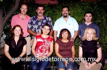 10062007
Mirna Valledo, Laura Centeno, Luz del Carmen Rueda, Cecilia Deniee, Ángel Acosta, Sócrates Anchondo, Luis Alberto Silva y Efraín Castellanos.