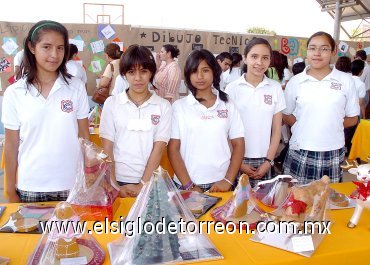 10062007
Astrid Olivares, Ana Saucedo, Claudia Ibarra, Gisela Pámanes y Rosario Delgado.