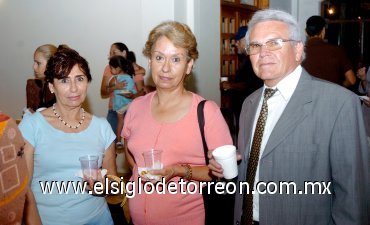 10062007
Bertha de la Peña, Lourdes Gutiérrez y Lorenzo de Lira.