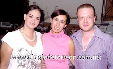 10062007
Clara Martínez, Lucía Martínez e Israel Levín