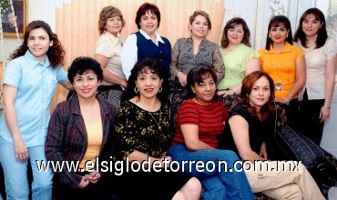 17062007
Aracely Ortega Luna festejó su cumpleaños con un desayuno en compañía de familiares y amigas