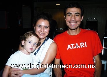 17062007
Eugenio Martínez, Martha Chávez y Alfredo Rojas.