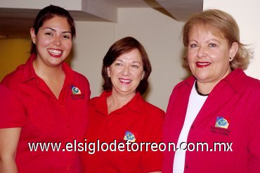 20062007
Ana Becerra, Rosa Valdez y Lourdes González, en pasado festejo.