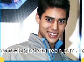 Eduardo
Edad:16 años.
Origen: Puebla.
Conócelo: Su inspiración más grande en la vida es su hermana Paola, quien sufre deficiencia mental, así que por ella logrará convertirse en parte de la nueva banda Timbiriche. 
Su favorita: Tú y yo Somos Uno Mismo.
