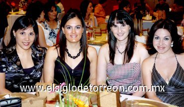 24062007
Claudia de Jaime, Cristy del Río, Bety de Fernández y Mónica de Albores.