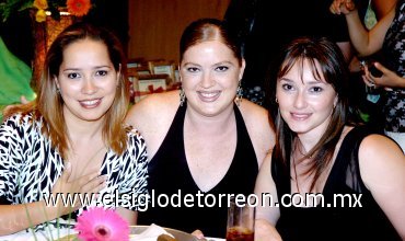 24062007
Gaby de Martínez, Karla de Peña y Laura Leal.