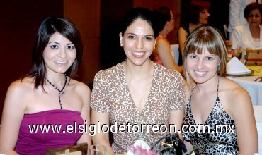 24062007
Sharon de Bartoluchi, Marcela Rojas Soto y Silvia González de Martínez.