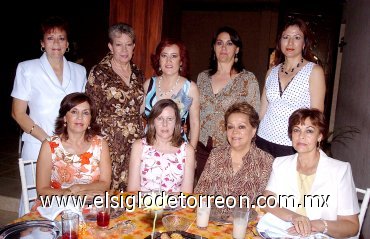 28062007
Gaby García Hernández junto a algunas de las asistentes a su despedida de soltera, con motivo de su próxima boda con Guillermo Narváez.