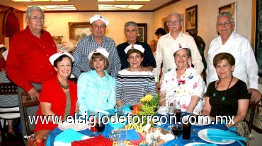 24062007
Antonio y Alicia Fernández, Carlos y Gaby Acosta, Roberto y Charo Villarreal, Luis y Anita Amarante, Saúl y Bety Gómez.