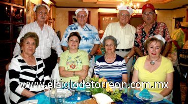 24062007
Sergio y Bertha Berlanga, Antonio y Cristina Yarza, Francisco y Martha Ledesma, Mario y Aída Villarreal.