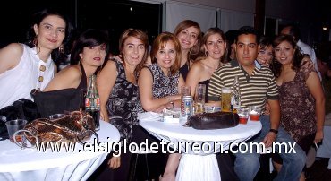24062007
Verónica Nava, Gilda Rodríguez, Mónica Diez, Lourdes Guzmán, Jaqueline Guerrero, Ricardo Uribe, Graciela Villalobos, Cristina Valles y Mary Paz García.