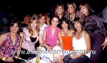 25062007
Paty Castro, Astrid Martínez, Angélica Gallegos, Cecy Fernández, Cristy Fernández, Noelie López, Canela Portilla, Éricka Barraza y María Luisa Baille.