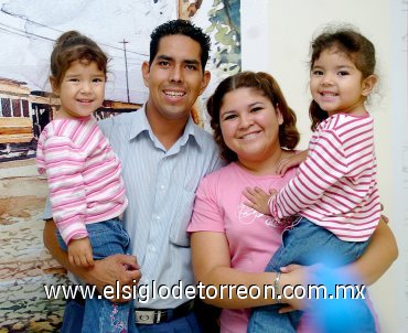 24062007
Kiari, Aritt, Kid y Mía Hernández Rodríguez.