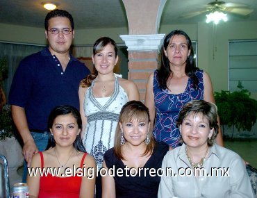 24062007
Rosy Villalobos, Anilú Segovia, Livia Cervera, Alma Vásquez, Érick Reyes, Marielena Fernández y Verónica Rodarte.