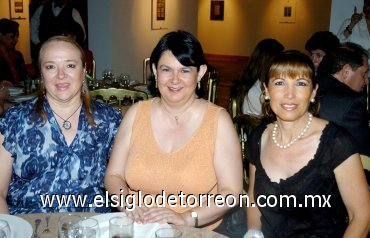 25062007
Nancy de Jalife, Gaby Nava y Nena de Cepeda.