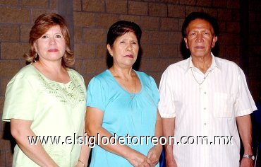 29062007
Elvira Robles, Margarita Quezada y Mario Quezada.
