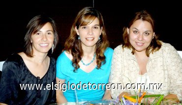 29062007
Lupita Martínez, Paty Arce y Claudia Espada.