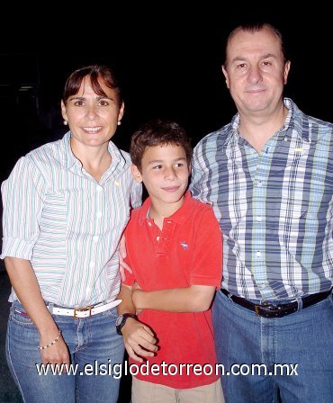 30062007
Carlos, Marcela y Daniel González.