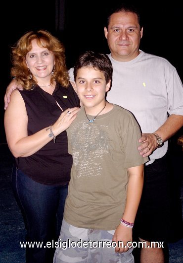 30062007
Jesús Campa, Claudia Campa y Jesús Eduardo Campa.