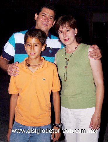 30062007
Raúl, Yolanda y Raúl Lugo.