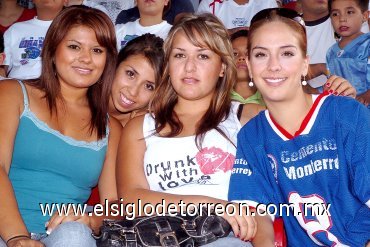 30062007
Rebeca Salas Villarreal, Angie Vega, Ale Villalobos y Fabiola Olvera.