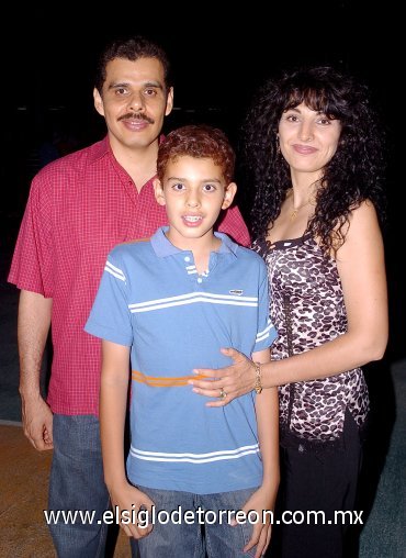30062007
Rosa María Silva, Alejandro y Alejandro Pérez.