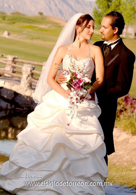 Srita. Vanesa Castaños Barraza y el Sr. Guillermo Vela Trani recibieron la bendición de Dios, el sábado 12 de mayo de 2007.

Estudio Carlos Maqueda.