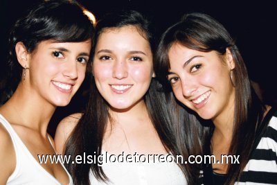 Cristy Belausteguigoitia, Laura Sánchez y Maribel Tumoine.