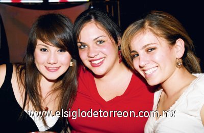Arantza, Natalia y Ana Karem.