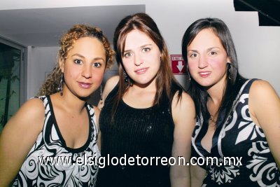 Tania Mansur, Brenda Dávila y María Emilia Jiménez de Madero.